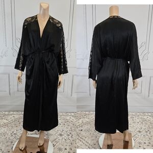 Patricia Fieldwalker Vintage Black Silk & Lace Penoir Robe sz M